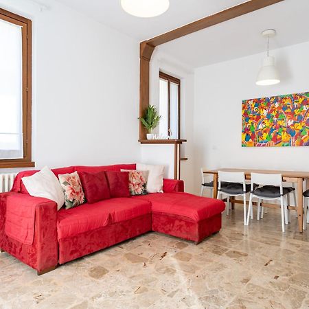 Terrazza Fucinetta Apartment Introbio Екстериор снимка