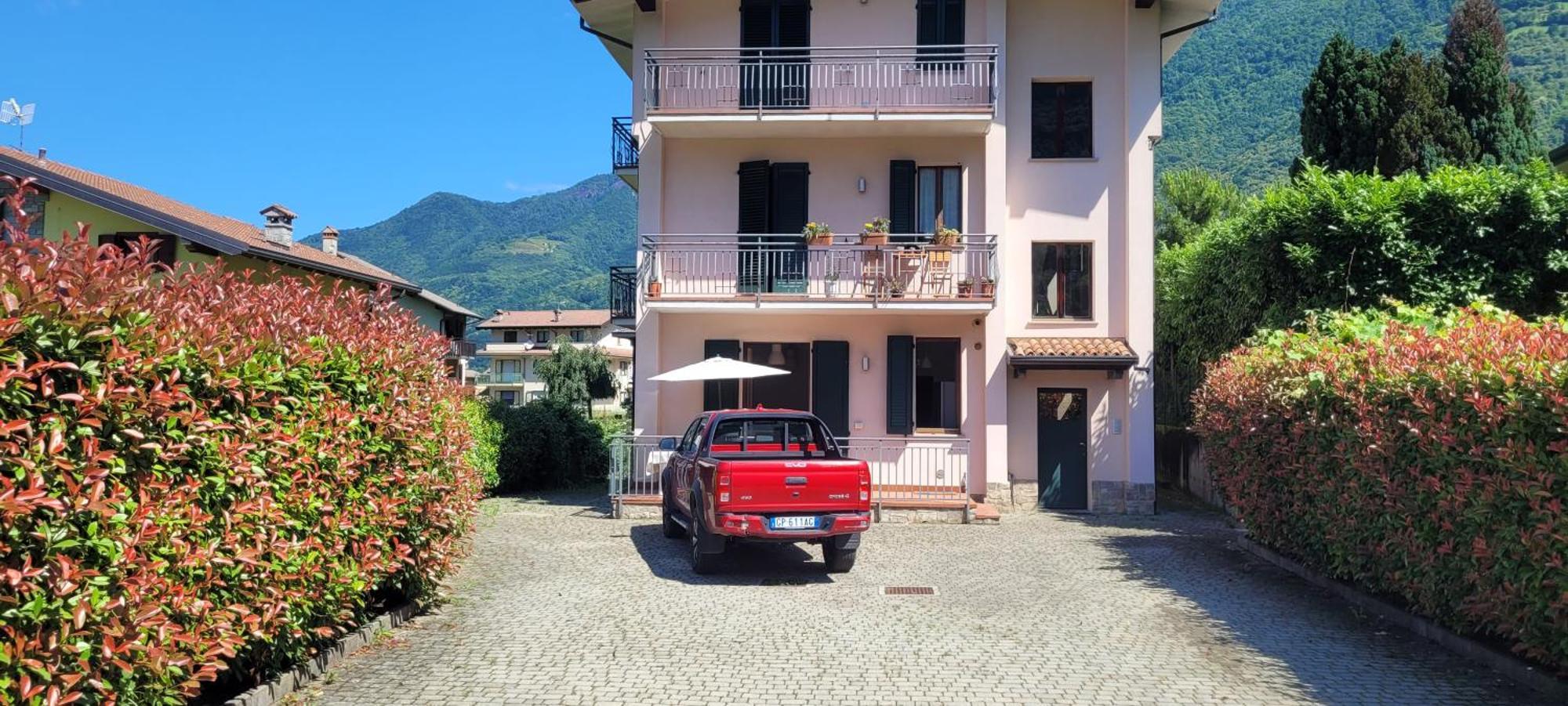 Terrazza Fucinetta Apartment Introbio Екстериор снимка