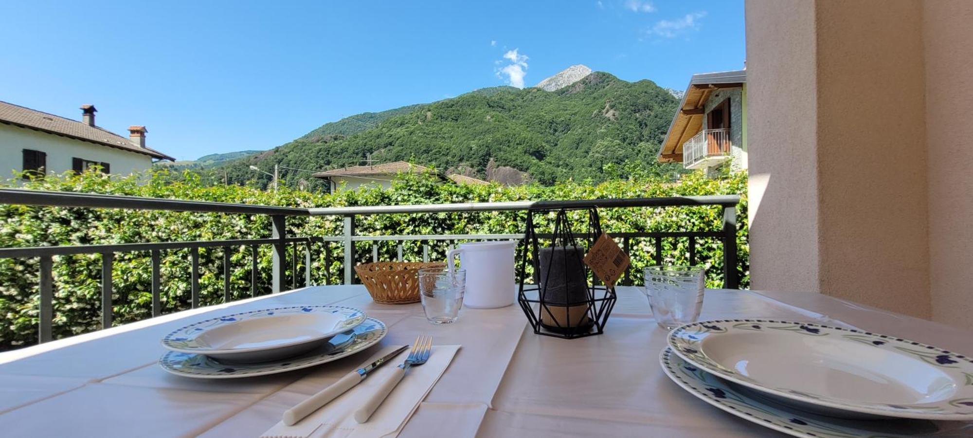 Terrazza Fucinetta Apartment Introbio Екстериор снимка
