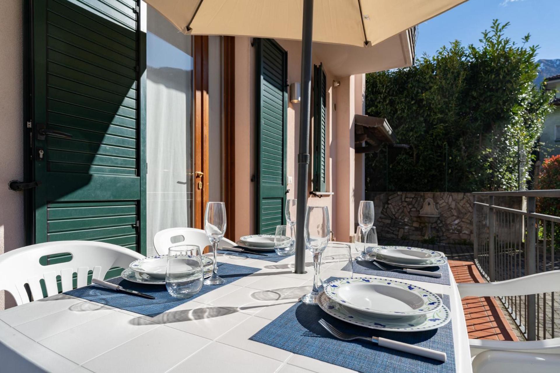 Terrazza Fucinetta Apartment Introbio Екстериор снимка