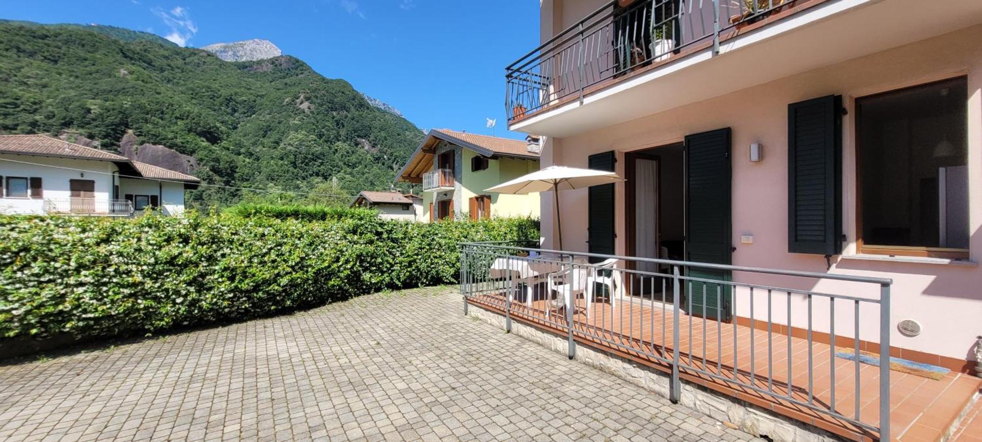 Terrazza Fucinetta Apartment Introbio Екстериор снимка